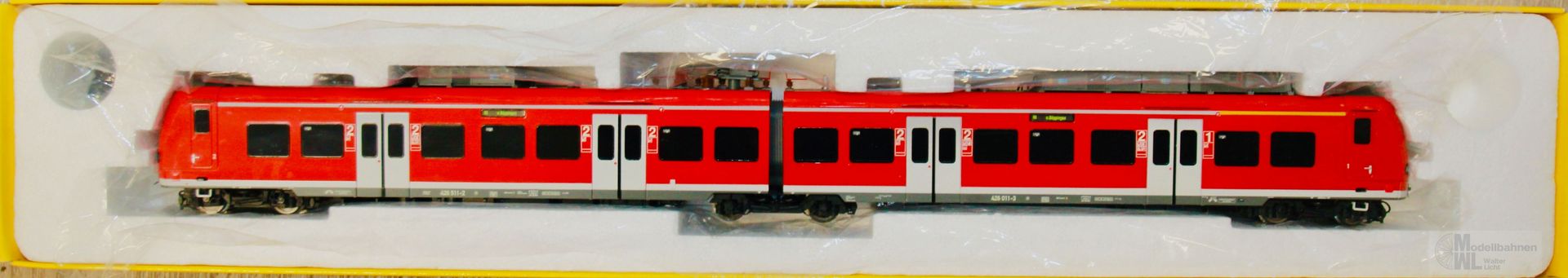 Brawa 750 - BRAWA - Triebwagen BR 426 011-3 DB Ep.V verkehrsrot zweiteilig DEFEKT H0/GL